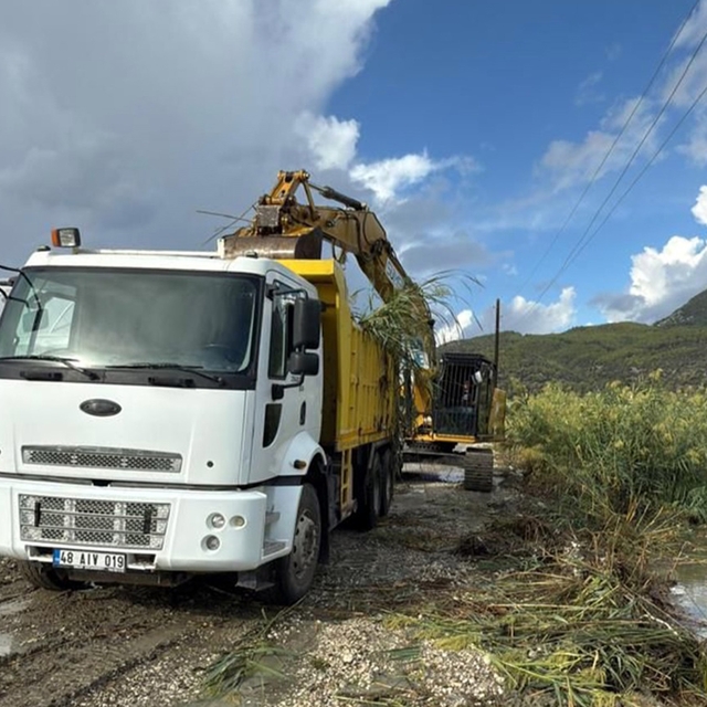 MUSKİ, Fethiye e Seydikemer'de 77 km dere temizliği yaptı