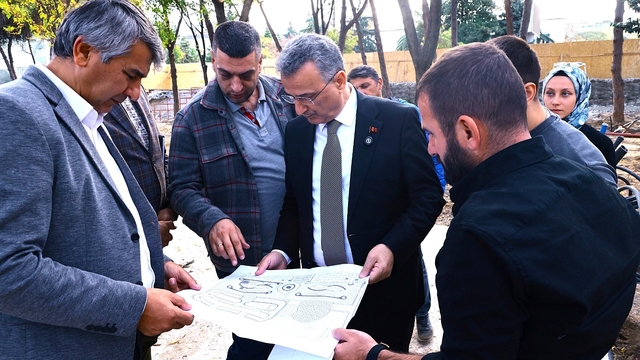 Gazi Kafe Park'ta yenileme çalışmaları sürüyor