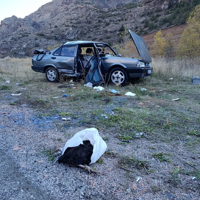 Gümüşhane'de iki araç çarpıştı: 4 yaralı