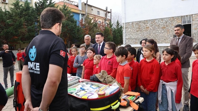 Gökçeada'da çocuklar sağlık ve afet konularında bilgilendirildi
