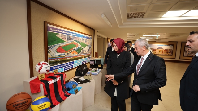 AK Parti Genel Başkan Yardımcısı Dr. Betül Sayan Kaya Şahinbey Belediyesi'nin hizmetlerini takdir etti