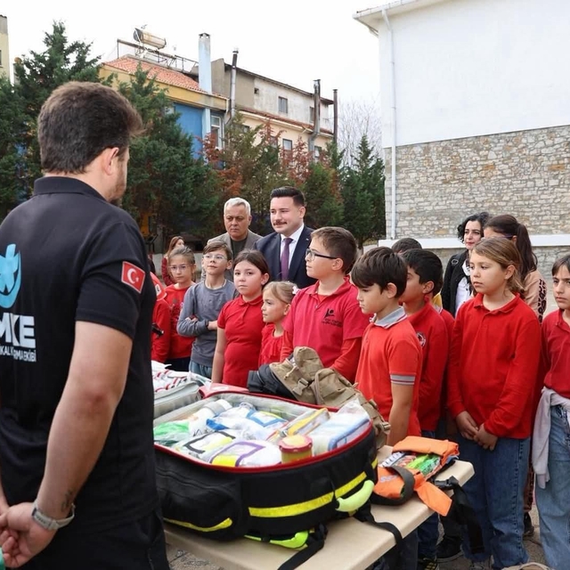 Gökçeada'da çocuklar sağlık ve afet konularında bilgilendirildi