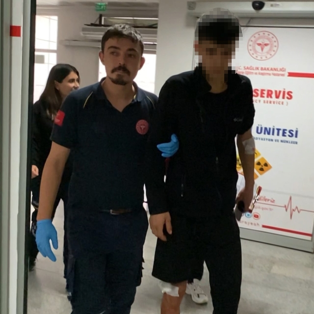 'Yan baktın' diyen 4 çocuğun saldırdığı genç bıçaklandı