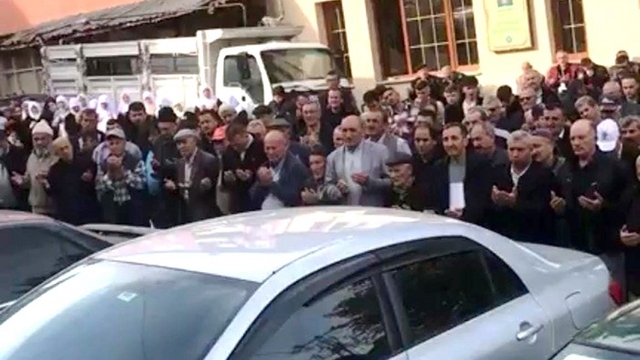 Hisarcık'ta 24 kişilik umre kafilesi dualarla uğurlandı