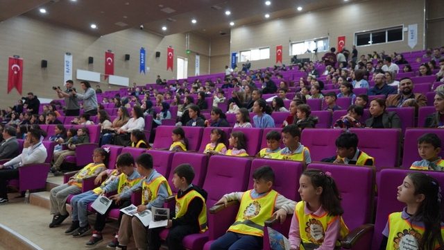 Geleceğin bilim adamları ilk projelerini BARÜ'de sergiledi