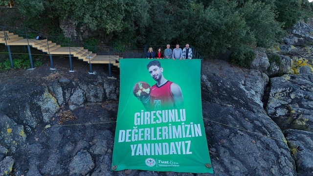 Giresun Adası'nda Şengün'e onur posteri