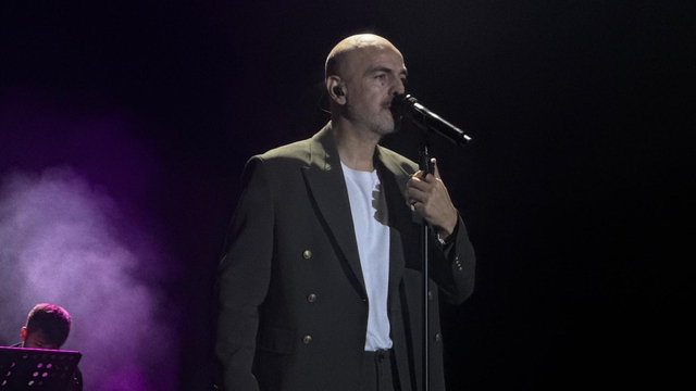 Şarkıcı Soner Sarıkabadayı Bursa'da konser verdi