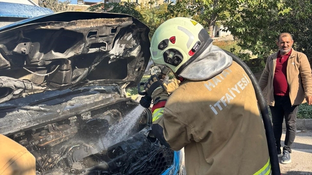 İskenderun'da minibüs yangını