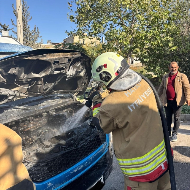 İskenderun'da minibüs yangını