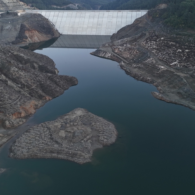Son 65 yılın en kurak yılını yaşayan Hatay'da kentin içme suyunu karşılayan...