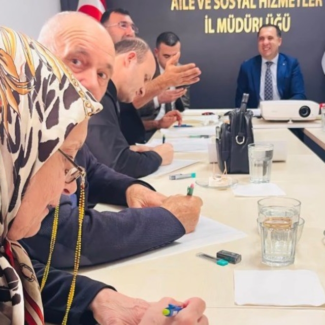 Bilecik'te şehit ve gazi yakınlarına çini kursu başladı