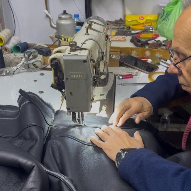 Yıpranmış deri montlara hayat veriyor