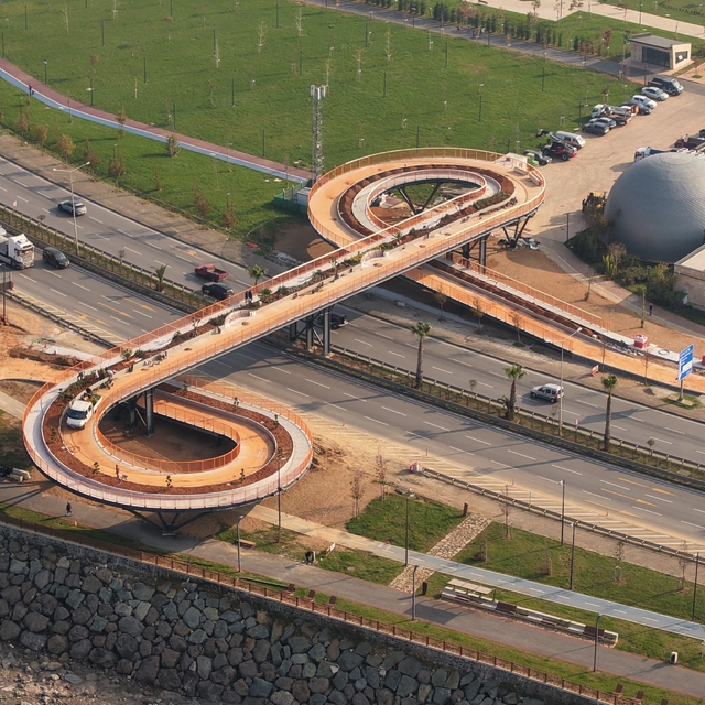 Karadeniz'in ilk ekolojik üst geçidi ilgi çekiyor
Üzerinde 4 metre genişliğ...