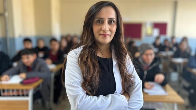 Koreceyi kendi çabasıyla öğrenen Vanlı öğretmen öğrencilerine ilham oluyor
C1 seviyesinde Korece bilen öğretmen, okulunda dil kulübü kurdu