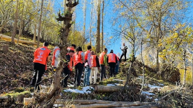 Yüksekova'da erozyonla mücadele için fidan dikme etkinliği