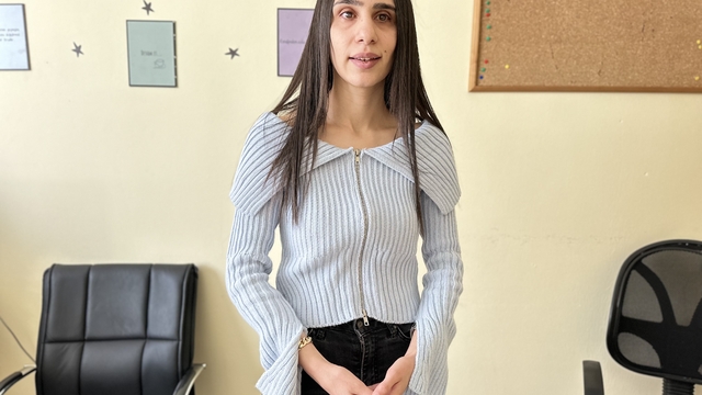 Gözleri görmüyor ama yüreği ışıl ışıl
Yüksekova'nın görme engelli öğretmeni Berçem Tüner, ilçe sınırlarını aşan bir başarı hikayesi yazıyor