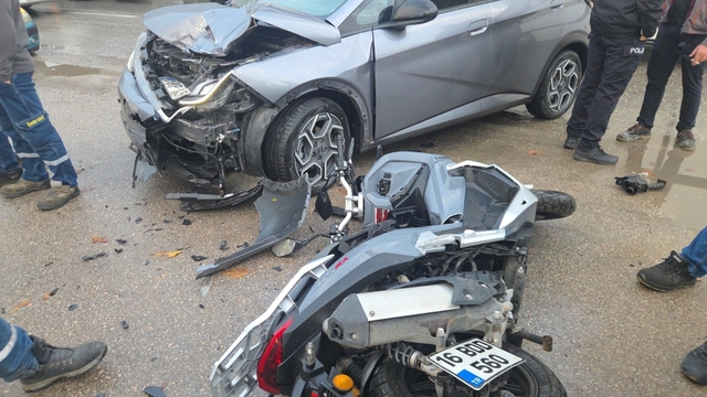 Bursa'da motosiklet kazası : 2 yaralı