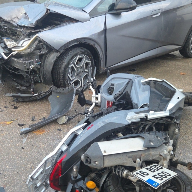 Bursa'da motosiklet kazası : 2 yaralı