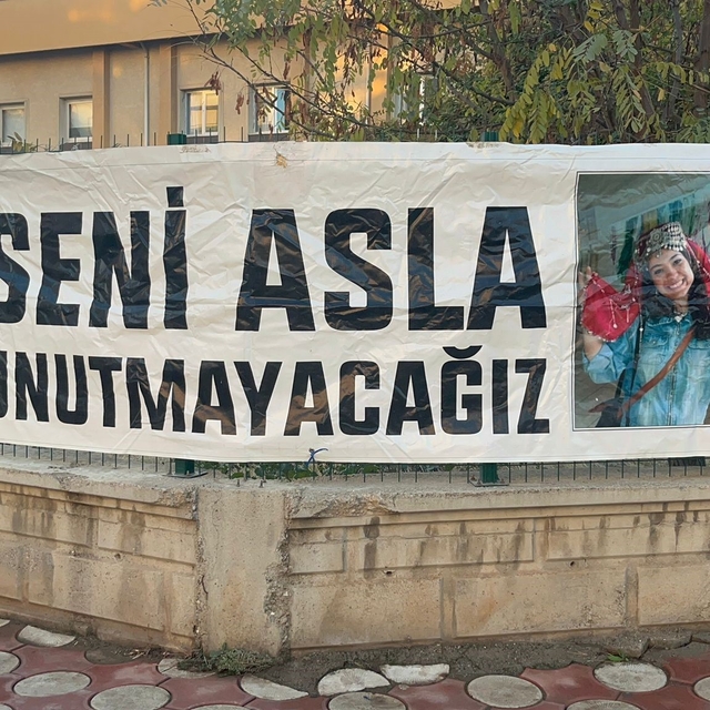 Şehit öğretmen Aybüke Yalçın, vurulduğu yerde anıldı
Törende saldırının hed...