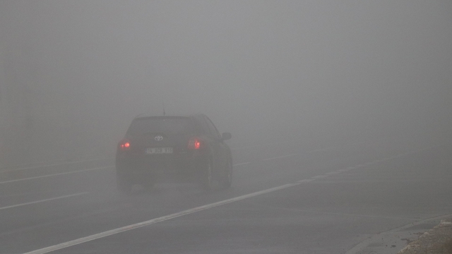 Bolu Dağı'nda göz gözü görmüyor: Görüş mesafesi 25 metreye düştü