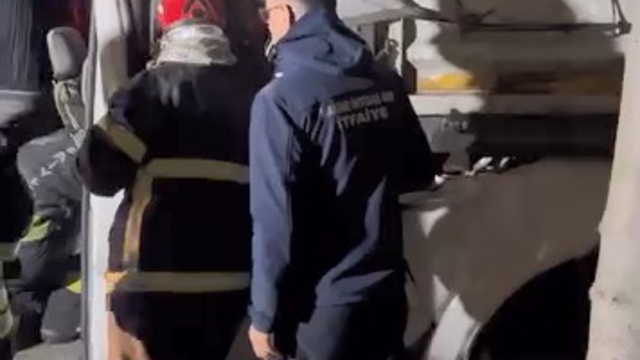 İşçileri taşıyan minibüs, TIR'a arkadan çarptı: 9 yaralı