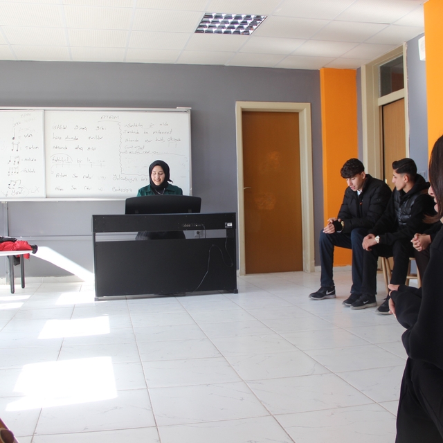 Babasına verdiği sözü vasiyet saydı: Öğretmen olup öğrencileri hayallerine...