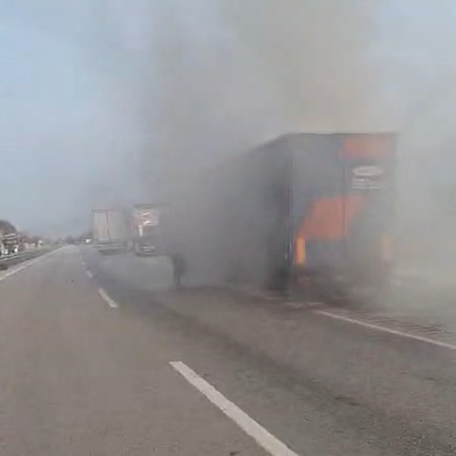 Tokat'ta tır sürücüsünün hızlı müdahalesi muhtemel faciayı önledi