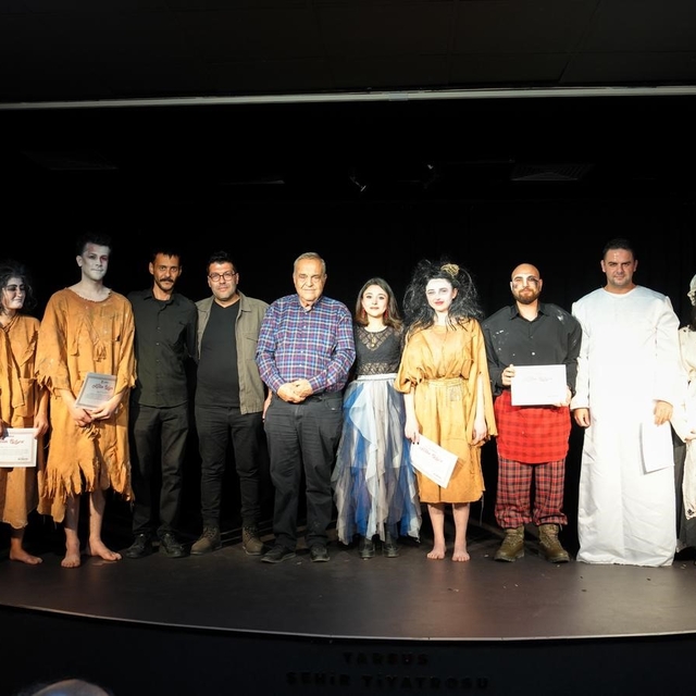 Tarsuslu genç oyuncular modern macbeth uyarlamasıyla sahne aldı