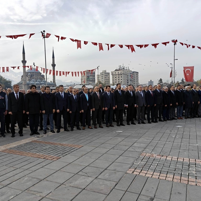 Milli Eğitim Müdürü Esen: "Erdemli bir topluma doğru giden yolda öğretmenin...