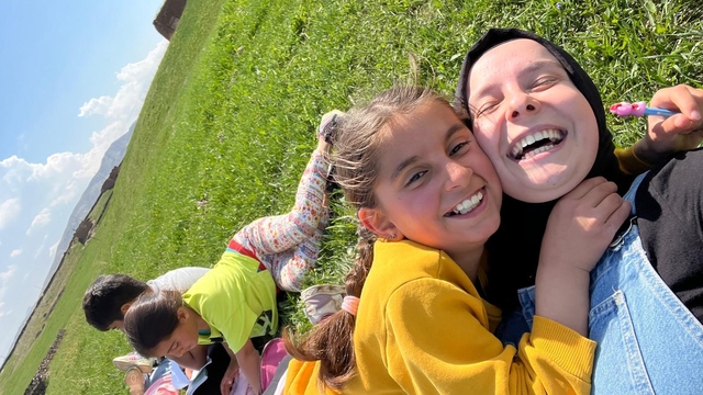 Ağrı'da Çalıkuşu ruhunu yaşatan genç öğretmen köy okulunu baştan aşağı yeniledi
Doğubayazıt'ın ücra köyünde bir öğretmenin azmi öğrencilerin hayatlarını değiştiriyor
Doğubayazıt'ın Yılanlı köyünde fedakâr öğretmen öğrencilerin hayatına dokunuyor
Ağrı'da 25 yaşındaki öğretmen imkânsızlıkları projeye dönüştürerek öğrencilerine umut oldu
Kocaeli'den Ağrı'ya gönüllü görev yolculuğu köy çocuklarını hayallerine kavuşturuyor