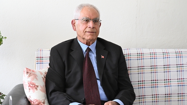 ZİRVEDEKİ İSİMLERİN EMEKTAR ÖĞRETMENLERİ - Yusuf Dikeç'in atıcılıktaki ustalığı ilkokul öğretmeninin de gözünden kaçmamış