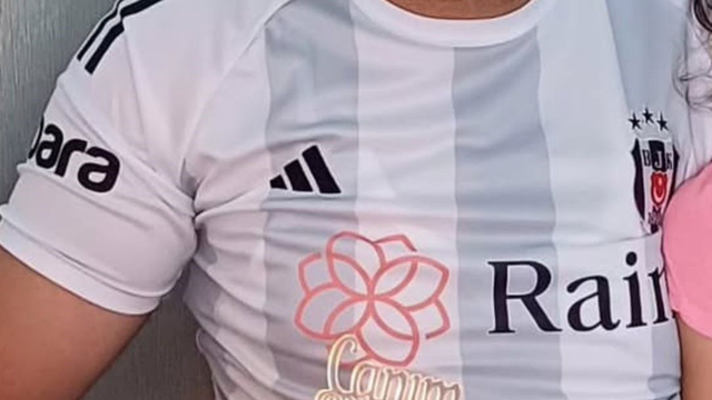 Kazada ölen öğretmen eşinin 'Öğretmenler Günü'nü mezarı başında kutladı