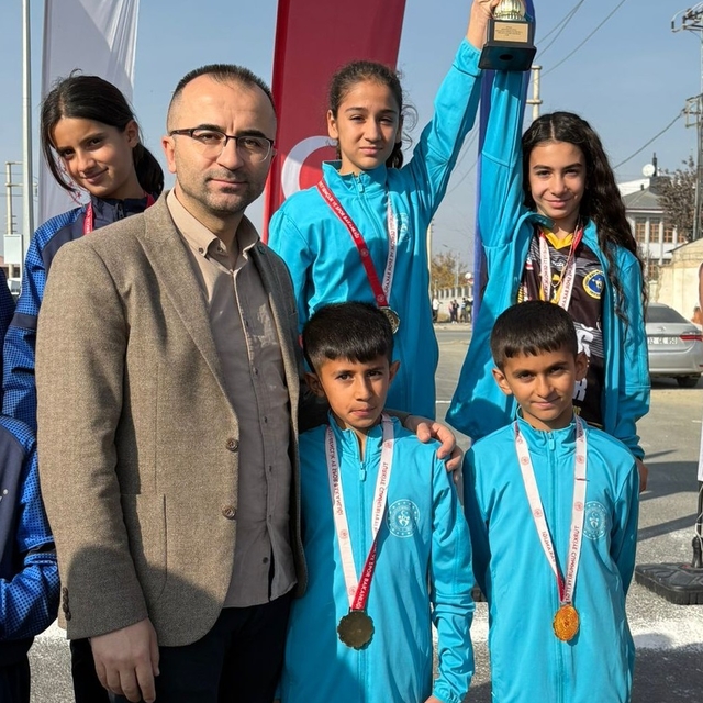 Elazığ 1. etap kros yarışmasında bölge birincisi