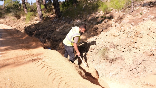 Manavgat'ta yeni içme suyu hattı imalatı gerçekleştiriliyor