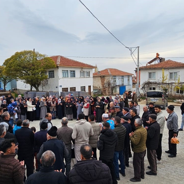 Hisarcık'ta 36 kişilik umre kafilesi kutsal topraklara uğurlandı