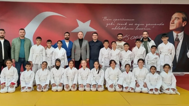 Çakmur'dan ailelere ve sporculara teşekkür