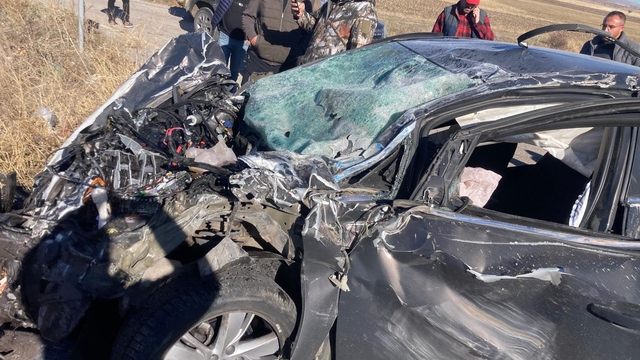 Aşkale'de trafik kazası: 2 yaralı