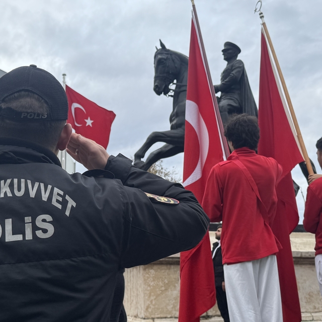 Öğretmenler günü törenle kutlandı