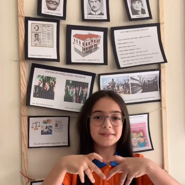 'Öğretmenler Günü'nü işaret diliyle kutladılar