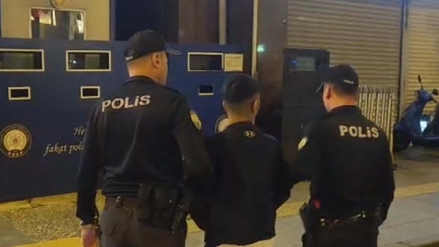 İzmir'de 50 yıl kesinleşmiş hapis cezası bulunan 16 yaşındaki firari hükümlü yakalandı