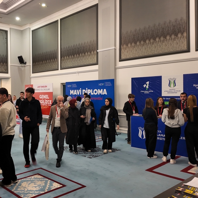 SUBÜ aday öğrencilerle tanıtım fuarında buluştu