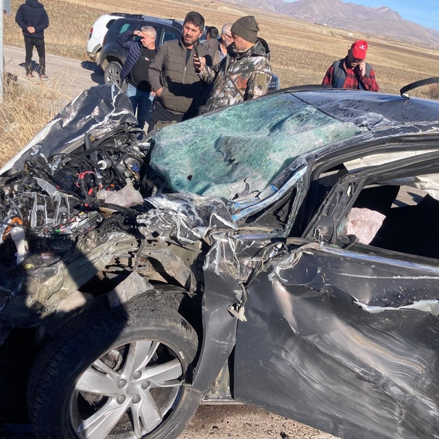 Aşkale'de trafik kazası: 2 yaralı