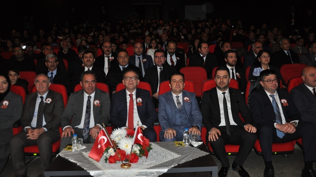 Kars'ta Öğretmenler Günü kutlandı