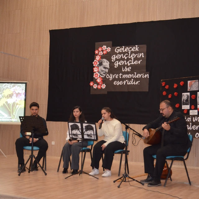 Selendi'de 24 Kasım Öğretmenler Günü kutlandı