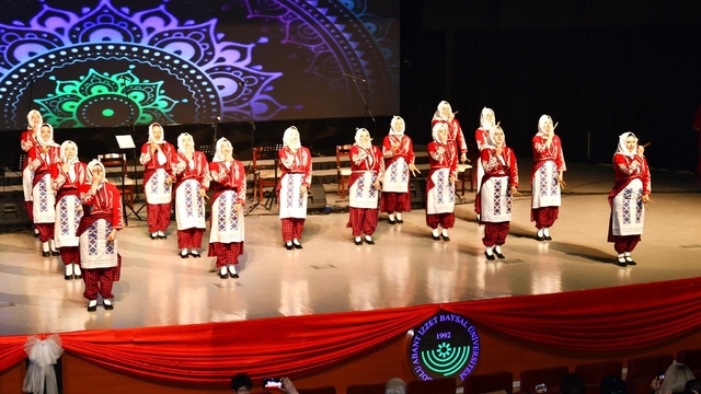 Bolu'da öğretmenlerden unutulmaz kültür ve sanat gecesi