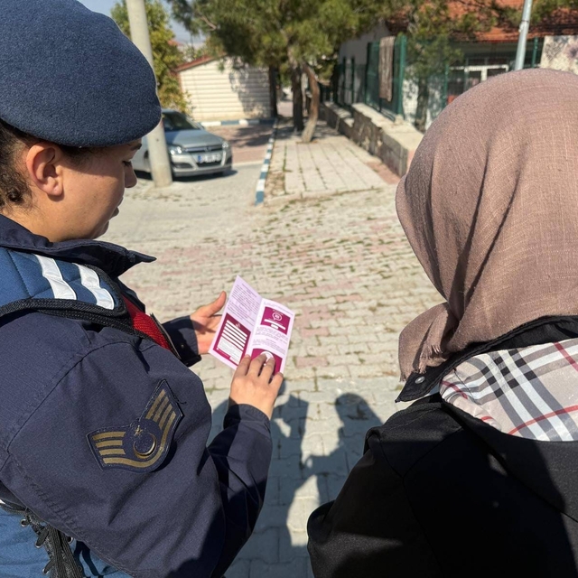 İhsaniye'de jandarmadan bilgilendirme çalışması