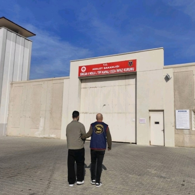 Kaçak hırsızlık şüphelisi yakalandı