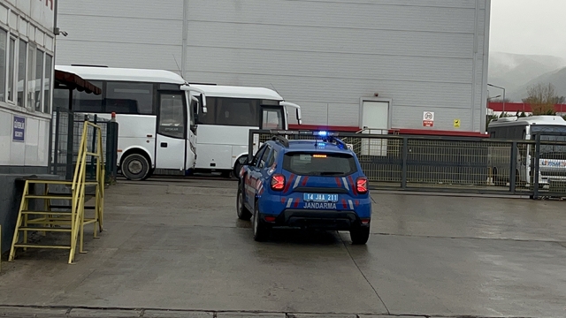 Gezer Fabrikası'nda işçiler iş bıraktı