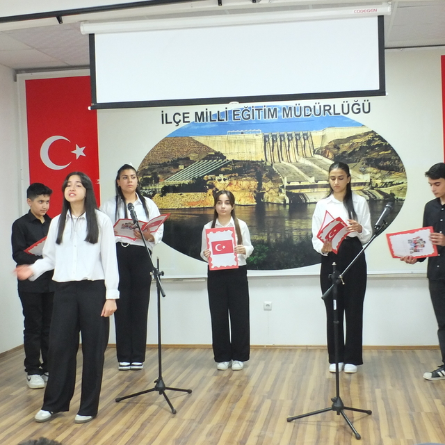 Keban'da "Öğretmenler Günü" kutlandı