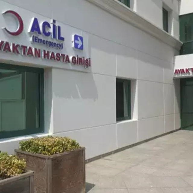 14 kız öğrenci, zehirlenme şüphesiyle hastaneye kaldırıldı